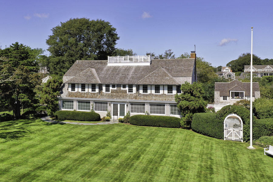 Hyannis Port, Massachusetts 02647, United States, 8 Bedrooms Bedrooms, ,6 BathroomsBathrooms,Residential,Active,232860