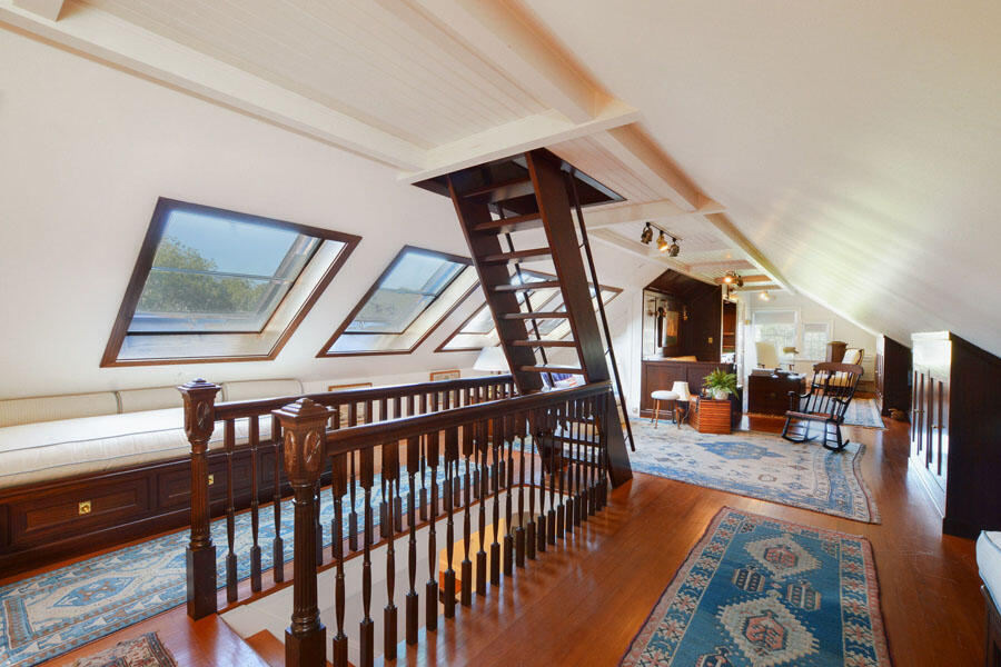 Hyannis Port, Massachusetts 02647, United States, 8 Bedrooms Bedrooms, ,6 BathroomsBathrooms,Residential,Active,232860