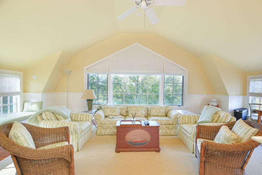 Hyannis Port, Massachusetts 02647, United States, 8 Bedrooms Bedrooms, ,6 BathroomsBathrooms,Residential,Active,232860