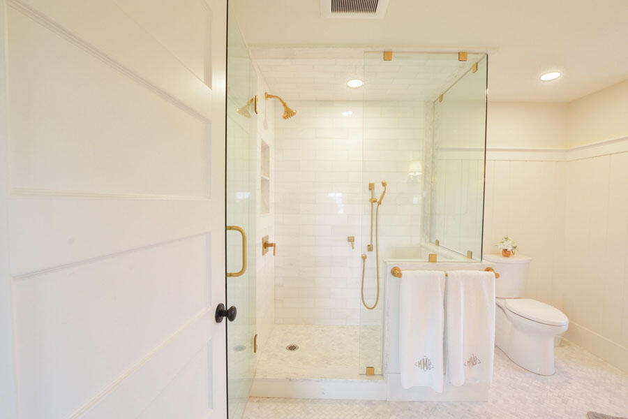 Hyannis Port, Massachusetts 02647, United States, 8 Bedrooms Bedrooms, ,6 BathroomsBathrooms,Residential,Active,232860