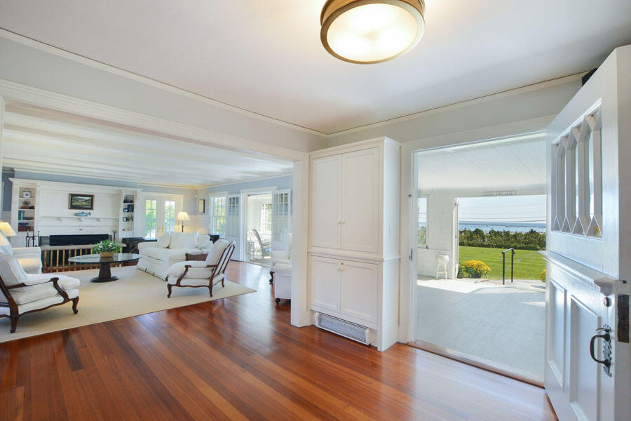 Hyannis Port, Massachusetts 02647, United States, 8 Bedrooms Bedrooms, ,6 BathroomsBathrooms,Residential,Active,232860