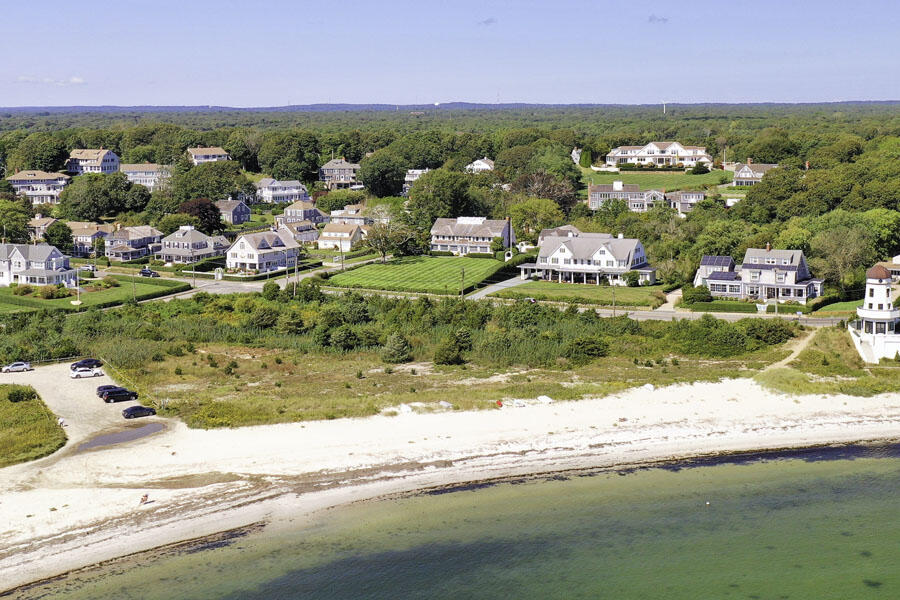 Hyannis Port, Massachusetts 02647, United States, 8 Bedrooms Bedrooms, ,6 BathroomsBathrooms,Residential,Active,232860
