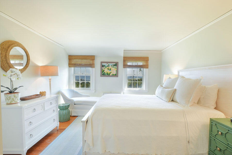 Hyannis Port, Massachusetts 02647, United States, 8 Bedrooms Bedrooms, ,6 BathroomsBathrooms,Residential,Active,232860