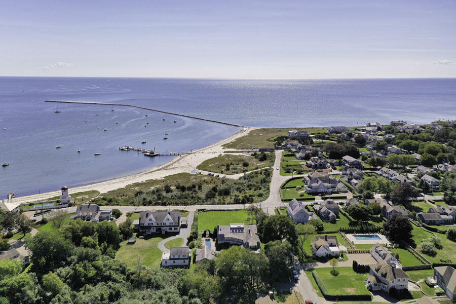 Hyannis Port, Massachusetts 02647, United States, 8 Bedrooms Bedrooms, ,6 BathroomsBathrooms,Residential,Active,232860