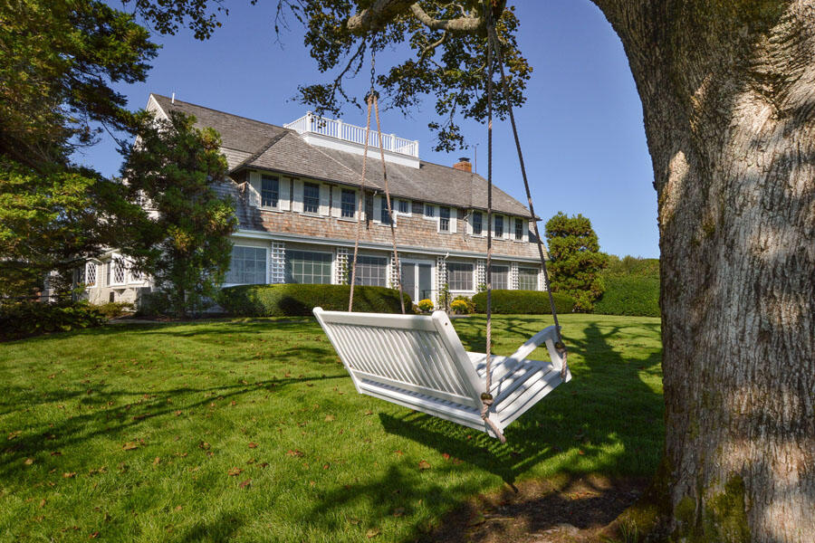 Hyannis Port, Massachusetts 02647, United States, 8 Bedrooms Bedrooms, ,6 BathroomsBathrooms,Residential,Active,232860