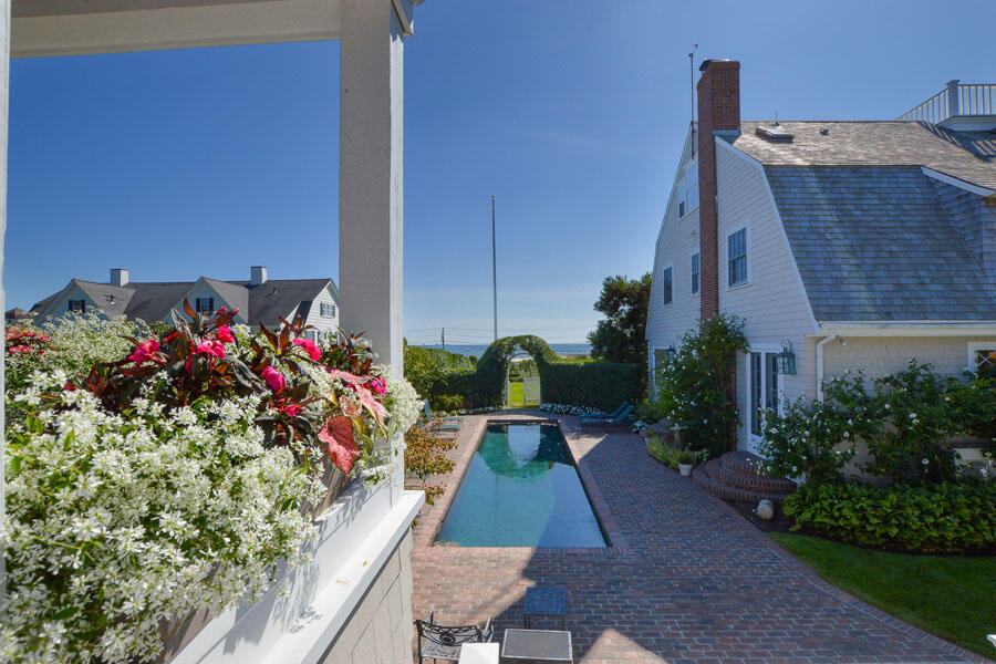Hyannis Port, Massachusetts 02647, United States, 8 Bedrooms Bedrooms, ,6 BathroomsBathrooms,Residential,Active,232860