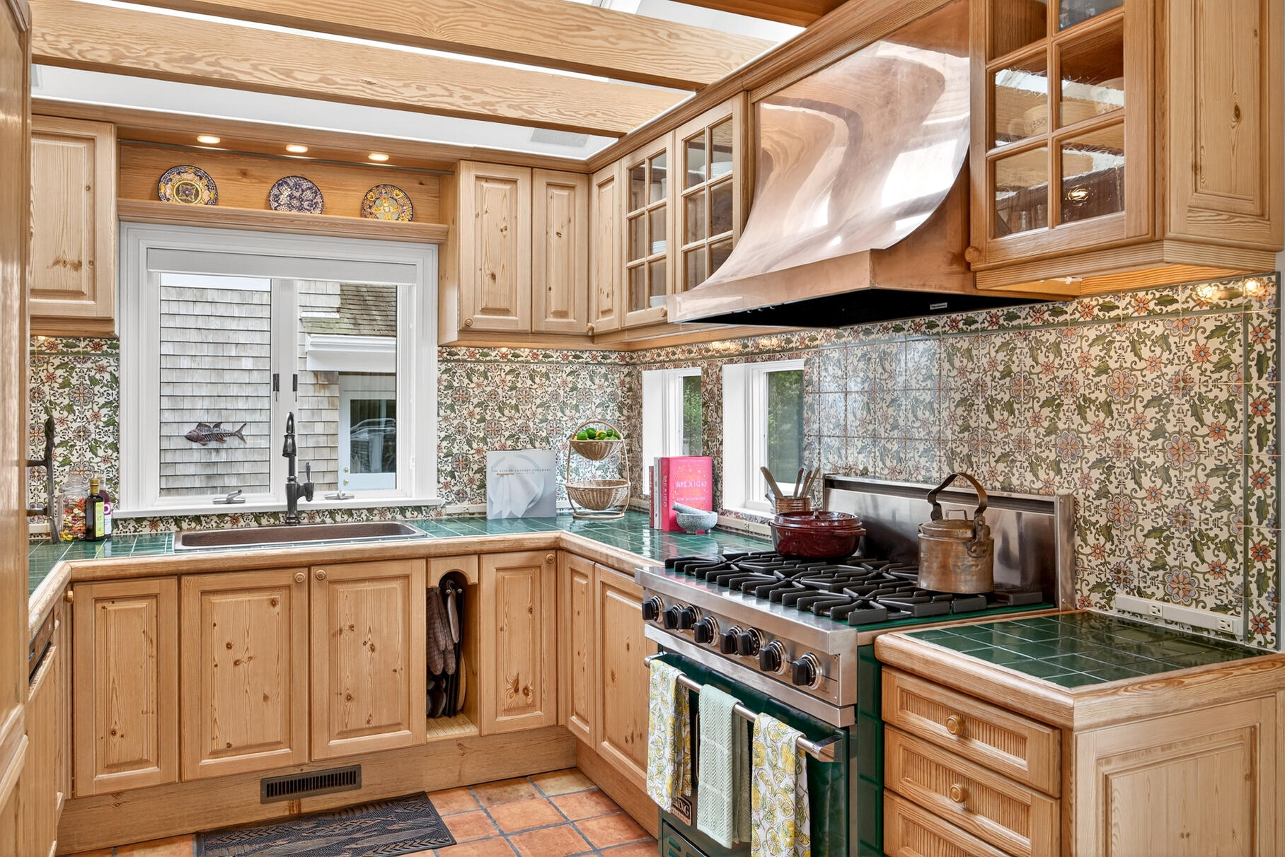 Orleans, Massachusetts 02653, United States, 4 Bedrooms Bedrooms, ,3 BathroomsBathrooms,Residential,Active,172362