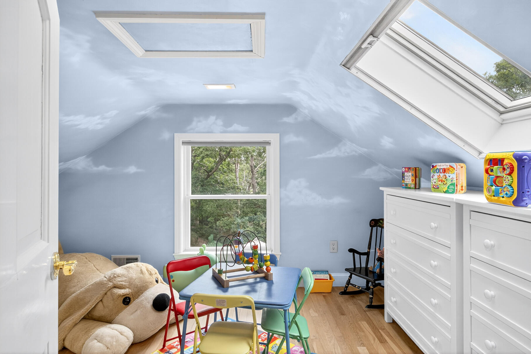 Orleans, Massachusetts 02653, United States, 4 Bedrooms Bedrooms, ,3 BathroomsBathrooms,Residential,Active,172362