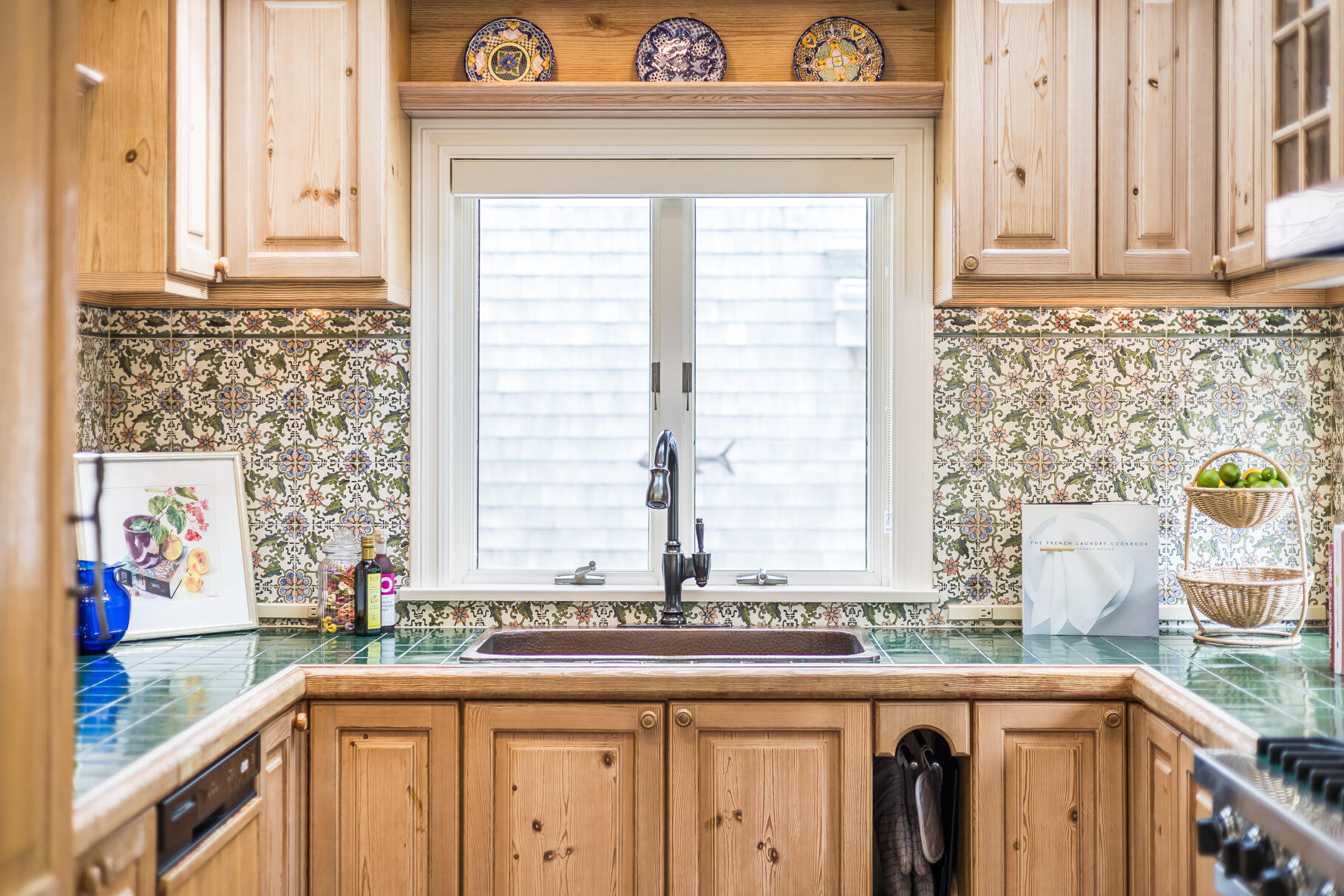 Orleans, Massachusetts 02653, United States, 4 Bedrooms Bedrooms, ,3 BathroomsBathrooms,Residential,Active,172362