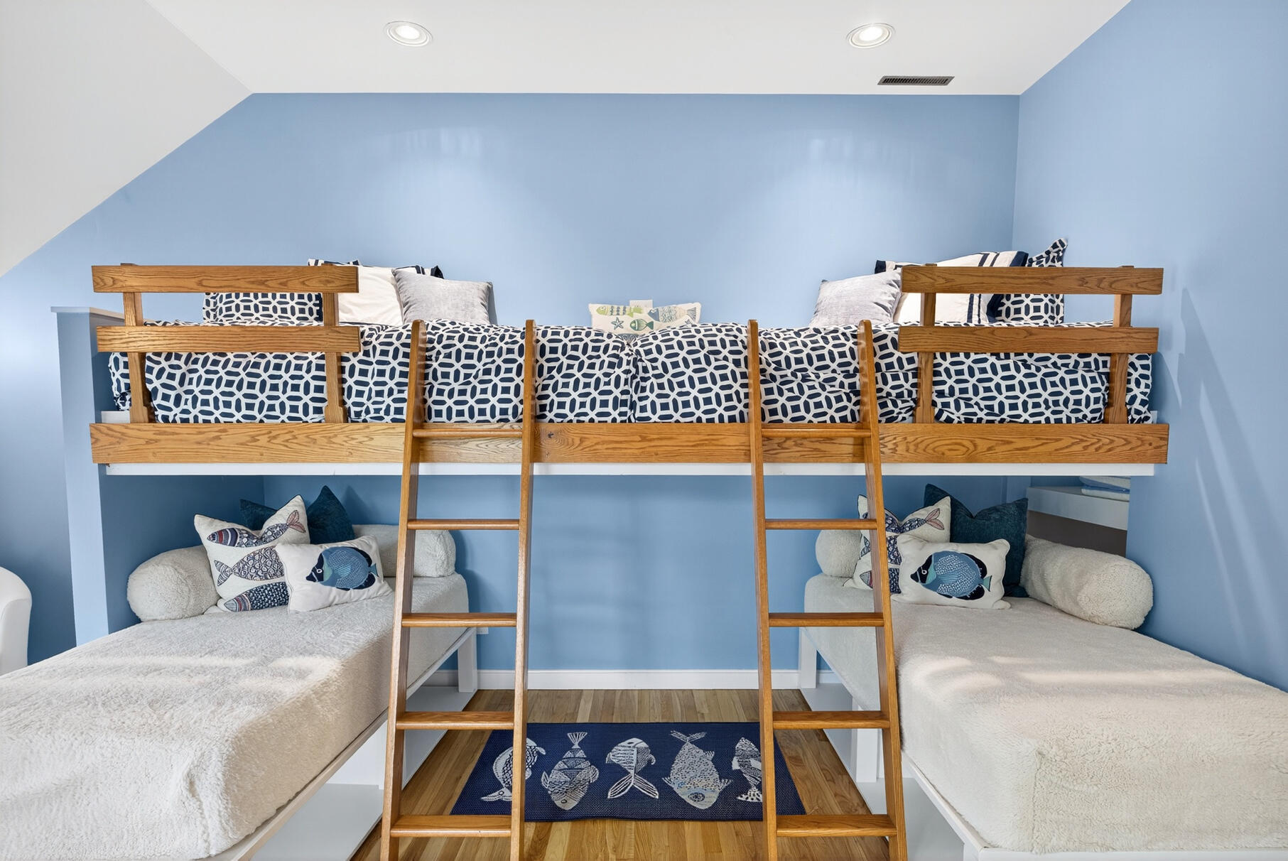 Orleans, Massachusetts 02653, United States, 4 Bedrooms Bedrooms, ,3 BathroomsBathrooms,Residential,Active,172362