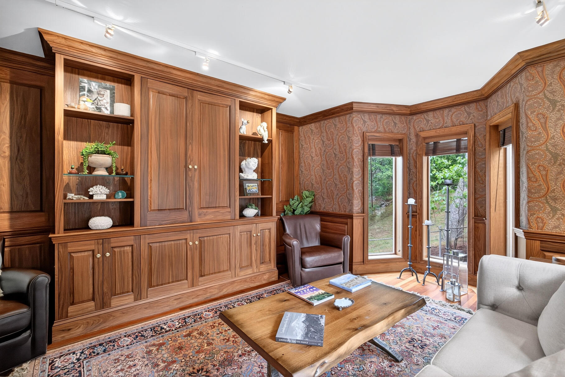 Orleans, Massachusetts 02653, United States, 4 Bedrooms Bedrooms, ,3 BathroomsBathrooms,Residential,Active,172362