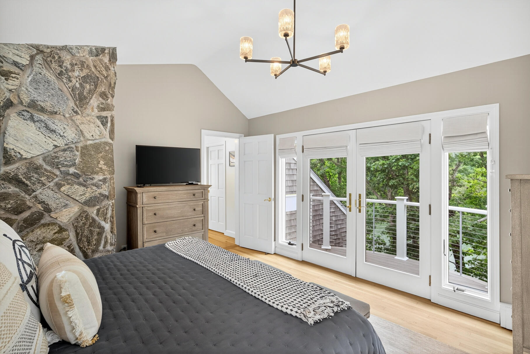 Orleans, Massachusetts 02653, United States, 4 Bedrooms Bedrooms, ,3 BathroomsBathrooms,Residential,Active,172362