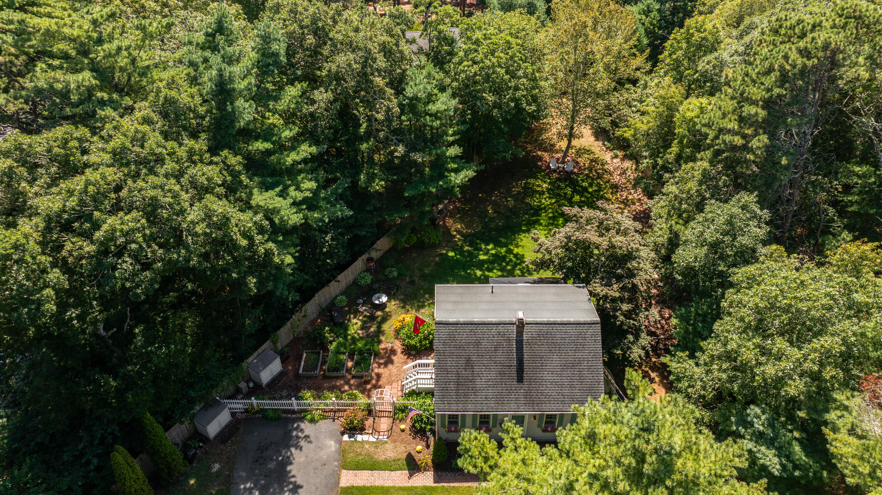 Centerville, Massachusetts 02632, United States, 3 Bedrooms Bedrooms, ,2 BathroomsBathrooms,Residential,Pending,203985