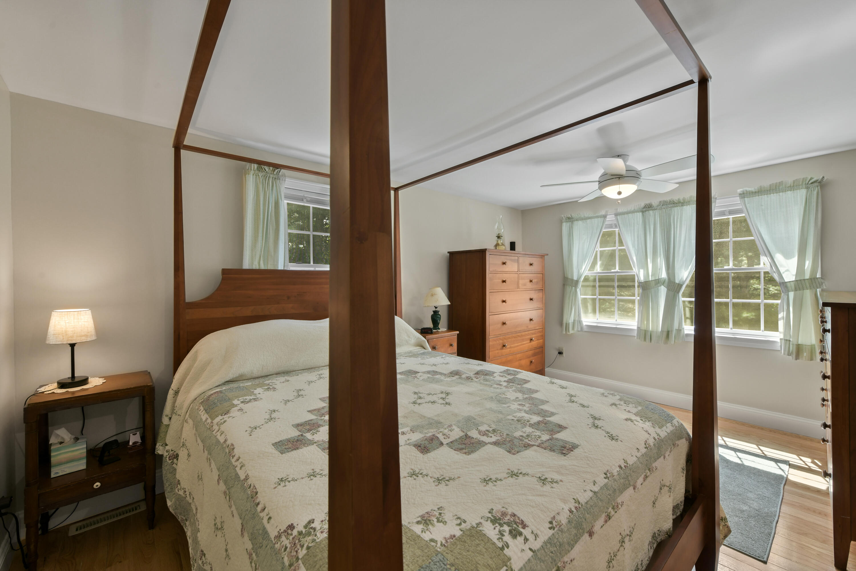 Centerville, Massachusetts 02632, United States, 3 Bedrooms Bedrooms, ,2 BathroomsBathrooms,Residential,Pending,203985