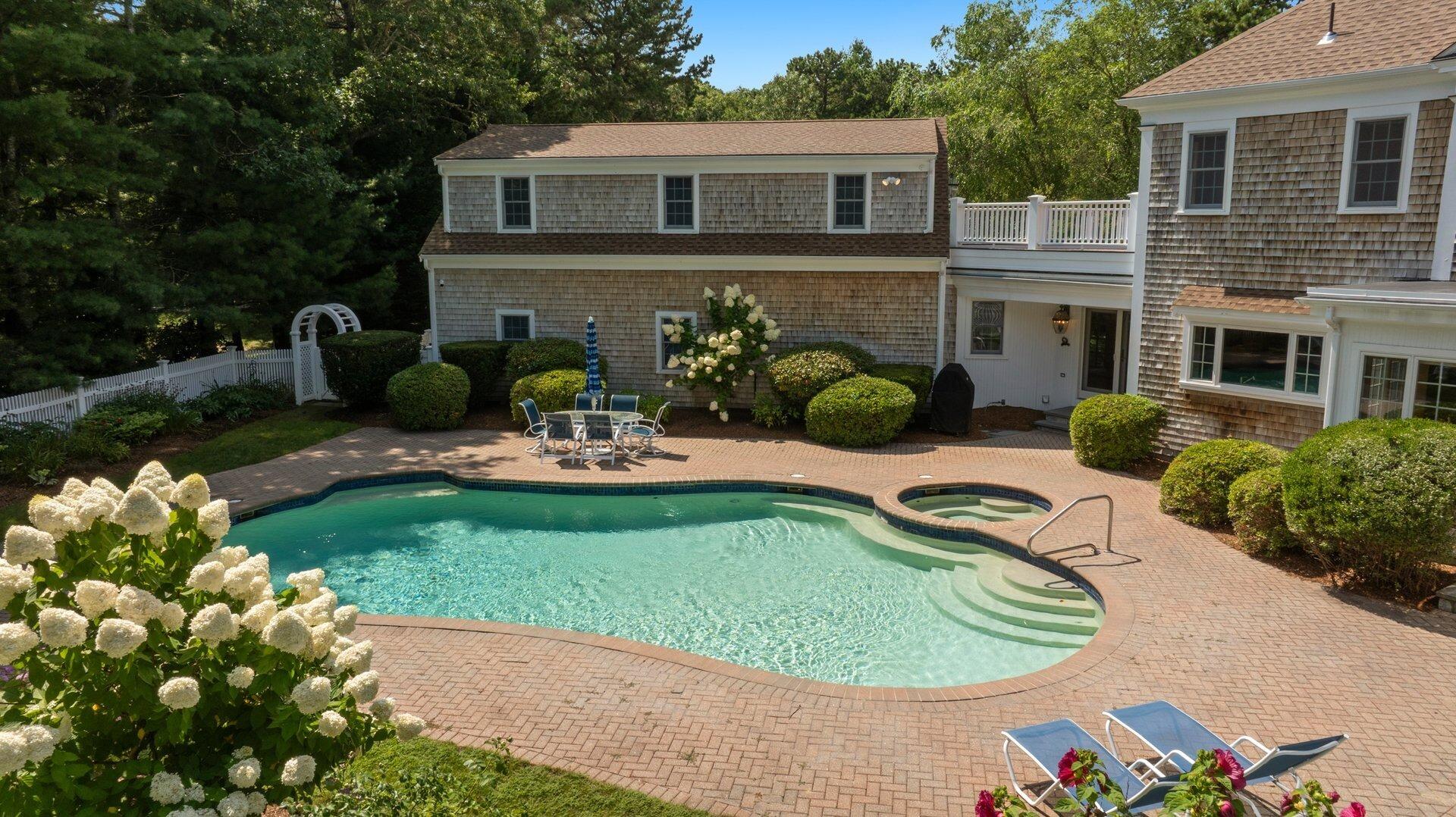 Marstons Mills, Massachusetts 02648, United States, 4 Bedrooms Bedrooms, ,5 BathroomsBathrooms,Residential,Active,195353