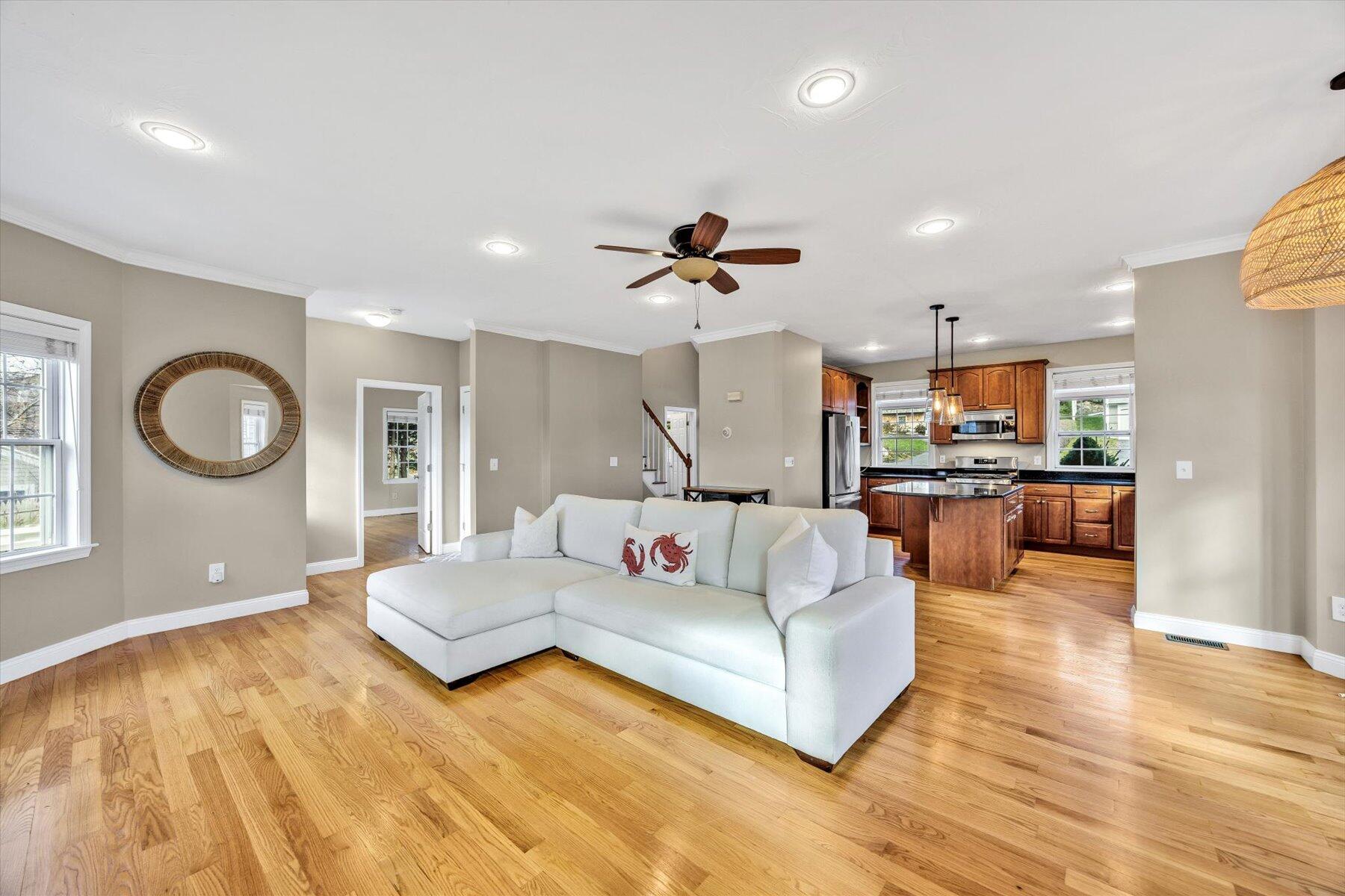 Sandwich, Massachusetts 02563, United States, 3 Bedrooms Bedrooms, ,3 BathroomsBathrooms,Residential,Active,249164