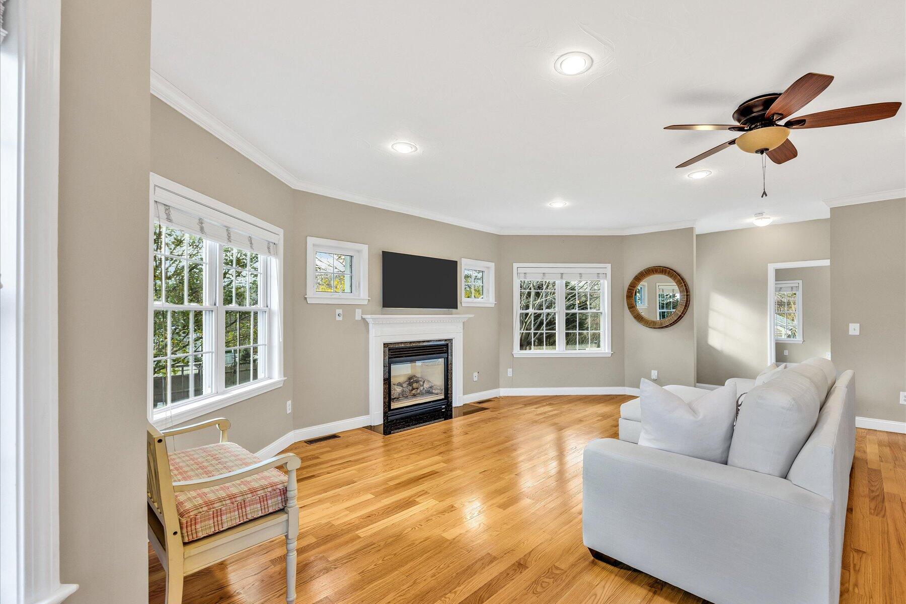 Sandwich, Massachusetts 02563, United States, 3 Bedrooms Bedrooms, ,3 BathroomsBathrooms,Residential,Active,249164