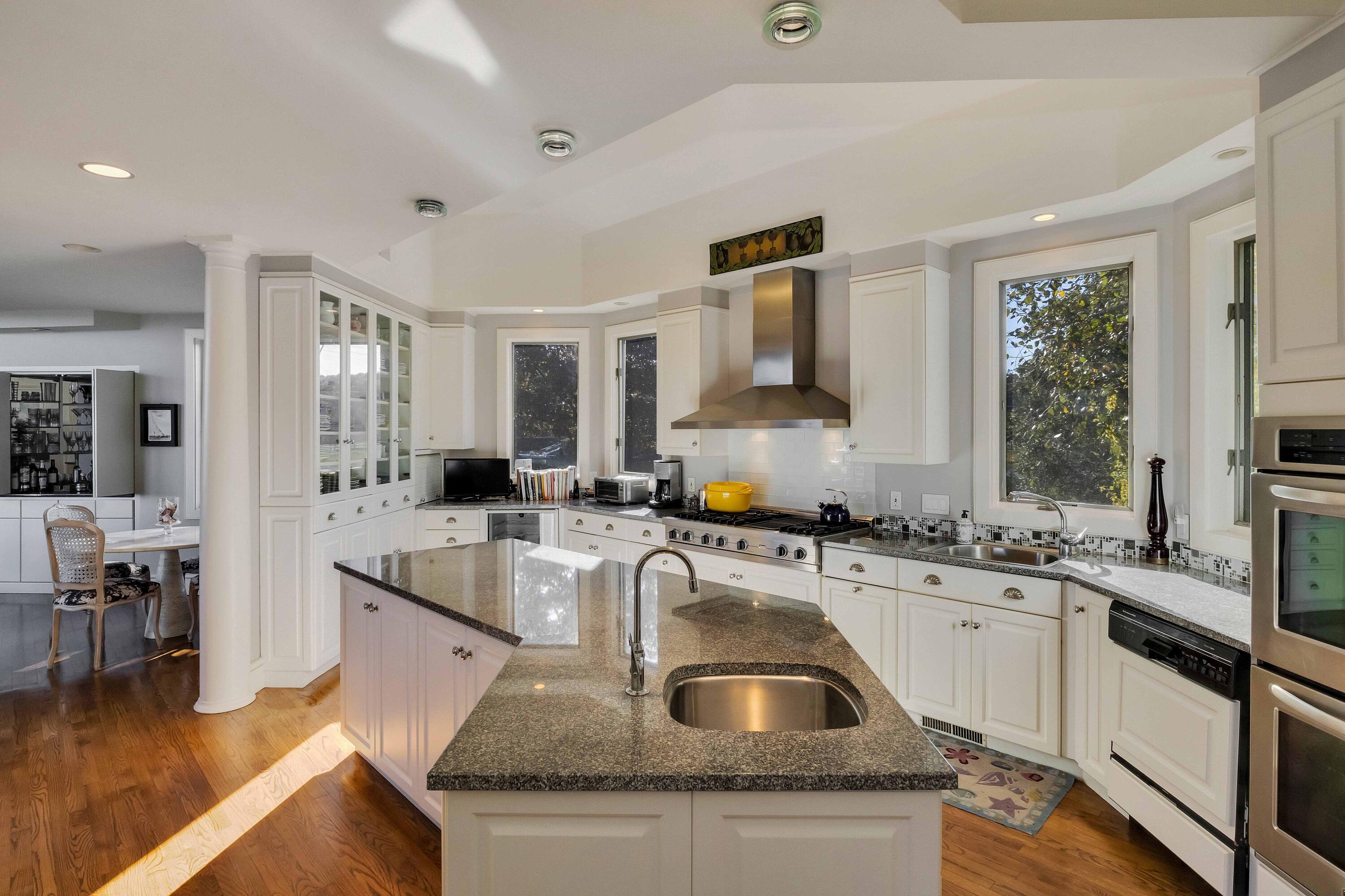 Mashpee, Massachusetts 02649, United States, 5 Bedrooms Bedrooms, ,5 BathroomsBathrooms,Residential,Active,115274