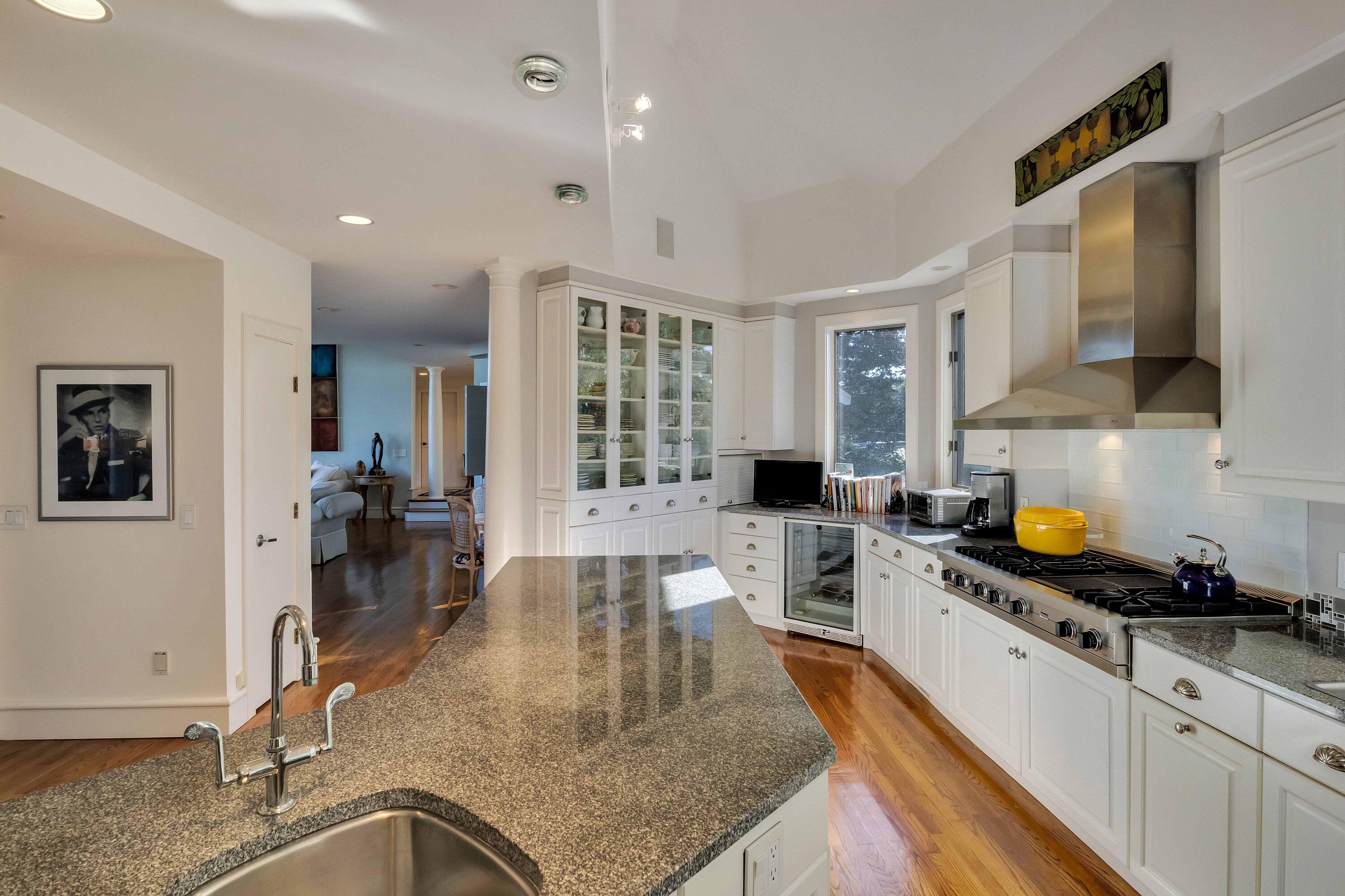 Mashpee, Massachusetts 02649, United States, 5 Bedrooms Bedrooms, ,5 BathroomsBathrooms,Residential,Active,115274