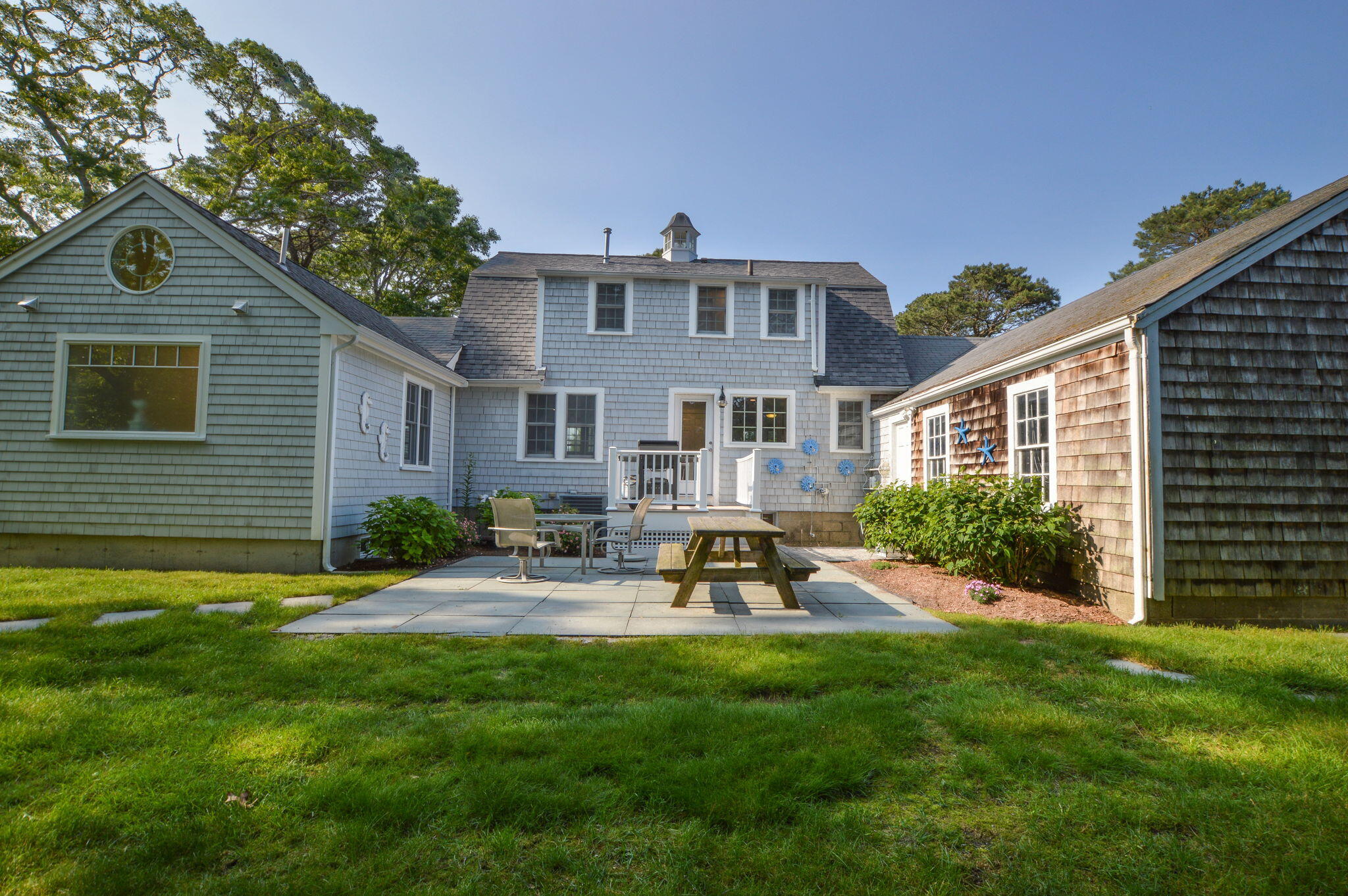 Osterville, Massachusetts 02655, United States, 3 Bedrooms Bedrooms, ,3 BathroomsBathrooms,Residential,Pending,153188