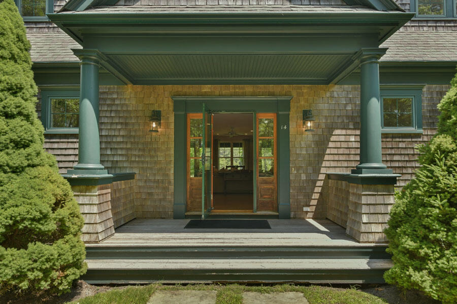 Osterville, Massachusetts 02655, United States, 5 Bedrooms Bedrooms, ,4 BathroomsBathrooms,Residential,Active,157769