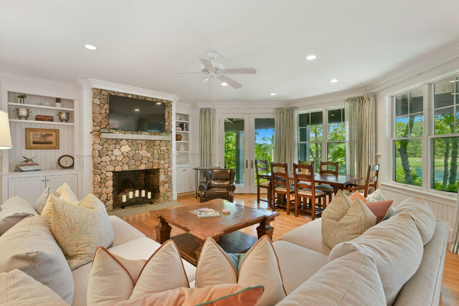 Osterville, Massachusetts 02655, United States, 5 Bedrooms Bedrooms, ,4 BathroomsBathrooms,Residential,Active,157769