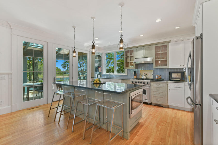 Osterville, Massachusetts 02655, United States, 5 Bedrooms Bedrooms, ,4 BathroomsBathrooms,Residential,Active,157769