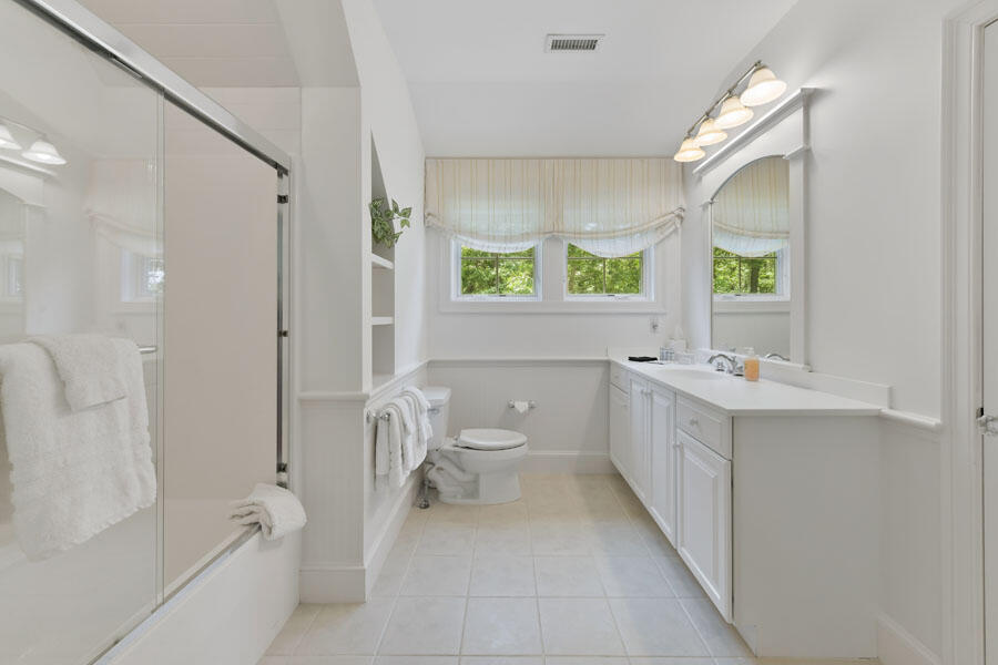 Osterville, Massachusetts 02655, United States, 5 Bedrooms Bedrooms, ,4 BathroomsBathrooms,Residential,Active,157769