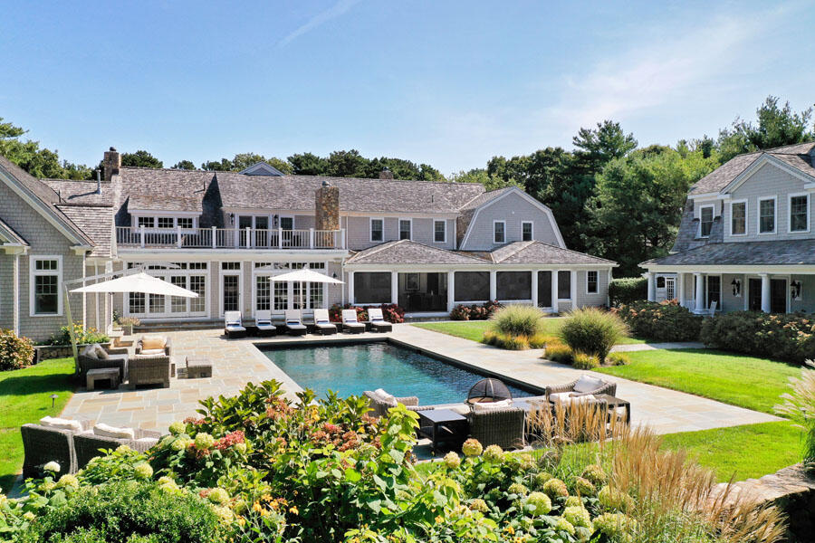 Osterville, Massachusetts 02655, United States, 7 Bedrooms Bedrooms, ,10 BathroomsBathrooms,Residential,Active,142834