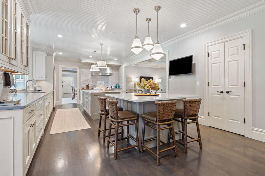 Osterville, Massachusetts 02655, United States, 7 Bedrooms Bedrooms, ,10 BathroomsBathrooms,Residential,Active,142834