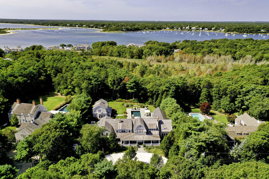 Osterville, Massachusetts 02655, United States, 7 Bedrooms Bedrooms, ,10 BathroomsBathrooms,Residential,Active,142834