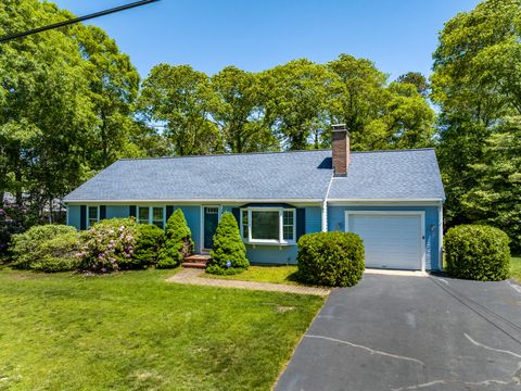 Photo of 18 Goat Field Lane, Hyannis, MA 02601 (MLS # 22602793)