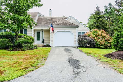 Photo of 15 Classic Circle #UNIT 15, Mashpee, MA 02649 (MLS # 22604217)