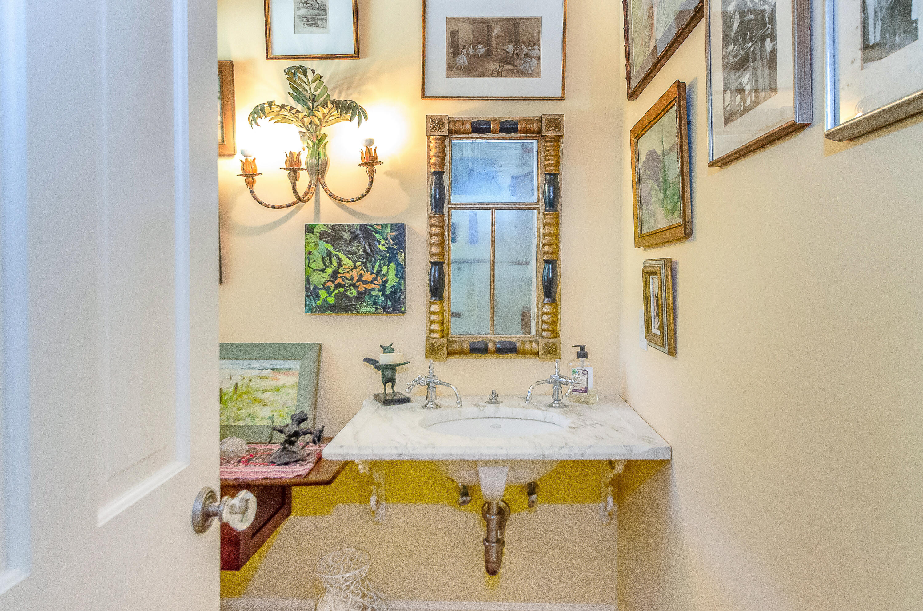 Marion, Massachusetts 02738, United States, 5 Bedrooms Bedrooms, ,4 BathroomsBathrooms,Residential,Active,201638