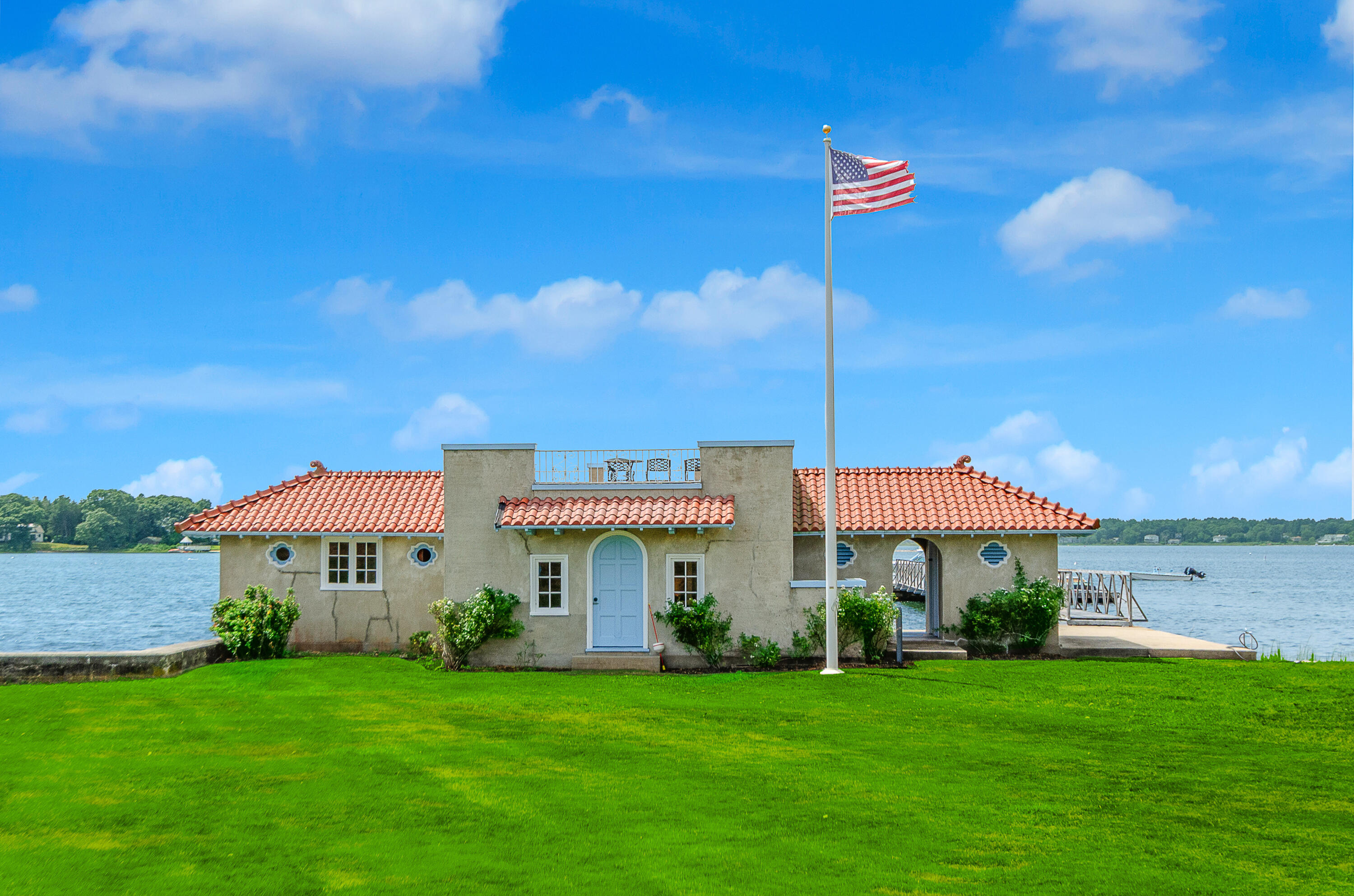 Marion, Massachusetts 02738, United States, 5 Bedrooms Bedrooms, ,4 BathroomsBathrooms,Residential,Active,201638