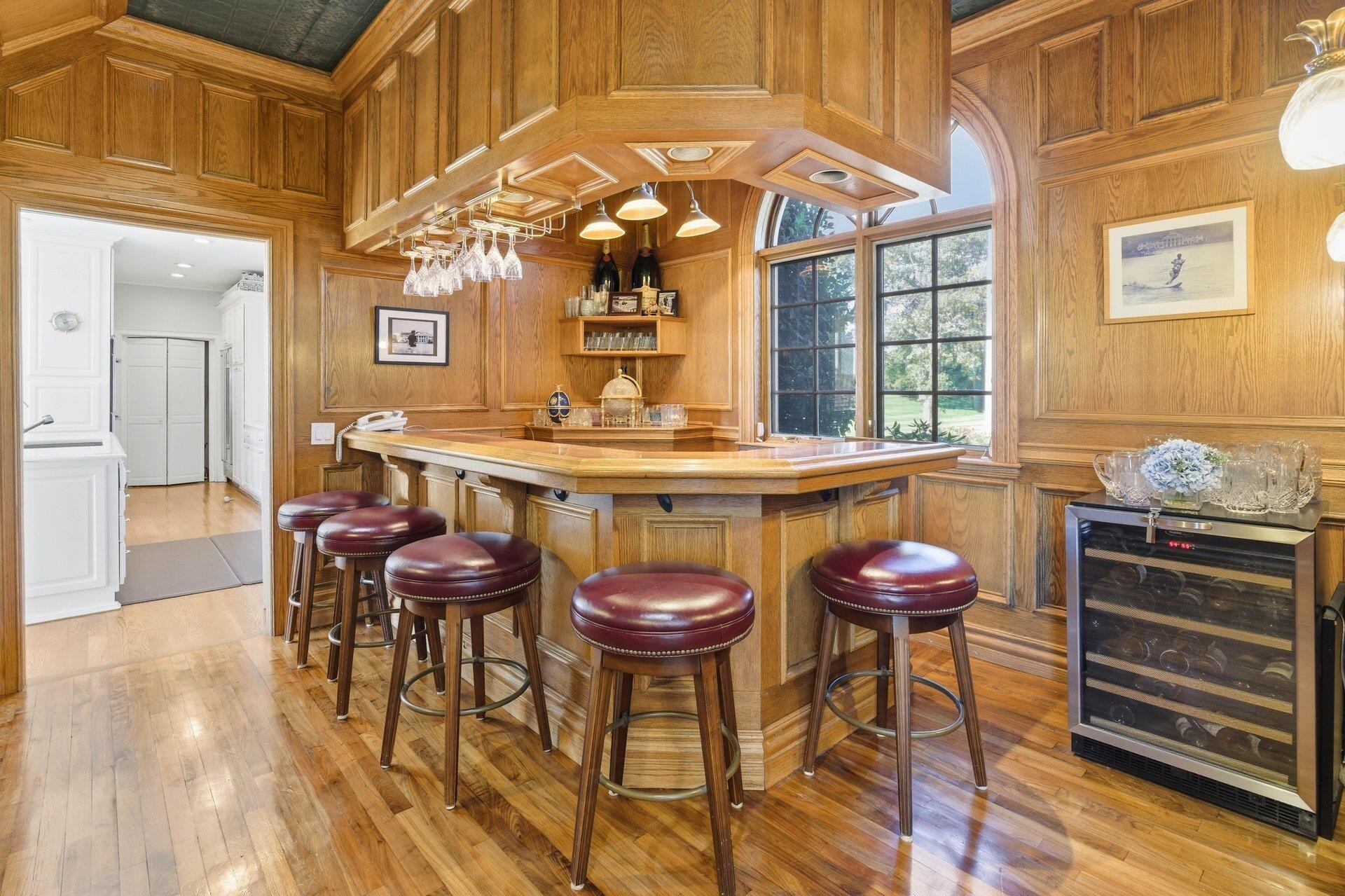 Hyannis Port, Massachusetts 02647, United States, 13 Bedrooms Bedrooms, ,13 BathroomsBathrooms,Residential,Active,247989