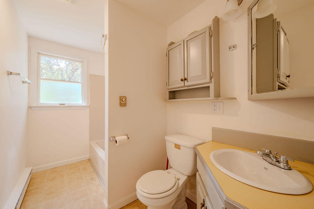 Wellfleet, Massachusetts 02667, United States, 3 Bedrooms Bedrooms, ,2 BathroomsBathrooms,Residential,Active,225945