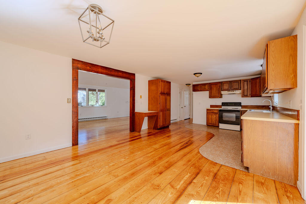 Wellfleet, Massachusetts 02667, United States, 3 Bedrooms Bedrooms, ,2 BathroomsBathrooms,Residential,Active,225945