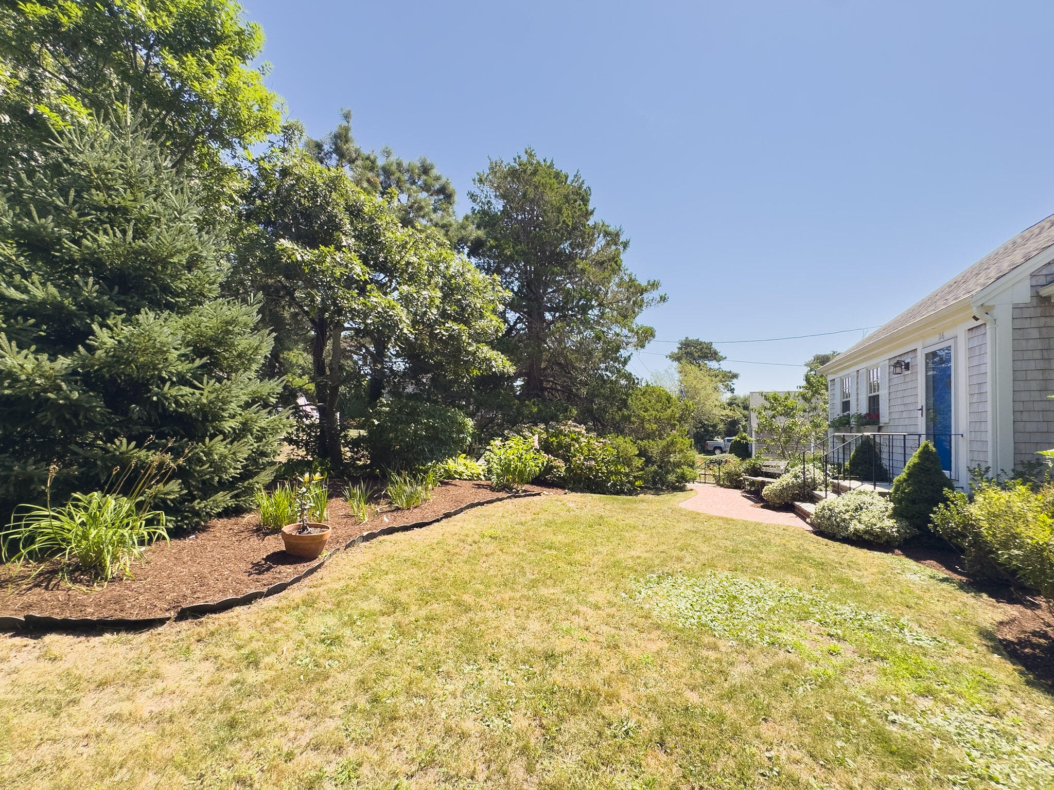 116 Vineyard Avenue