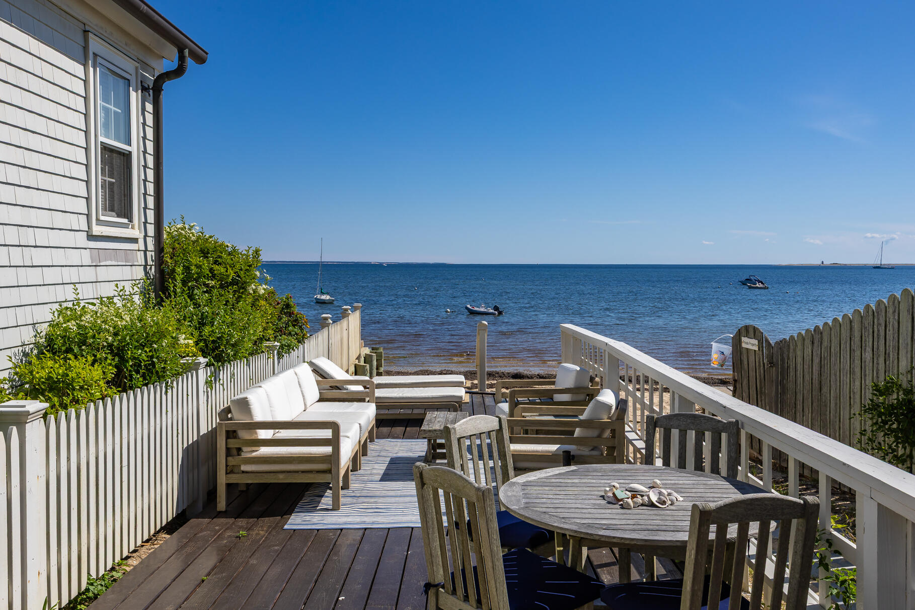 Provincetown, Massachusetts 02657, United States, 4 Bedrooms Bedrooms, ,5 BathroomsBathrooms,Residential,Active,220298