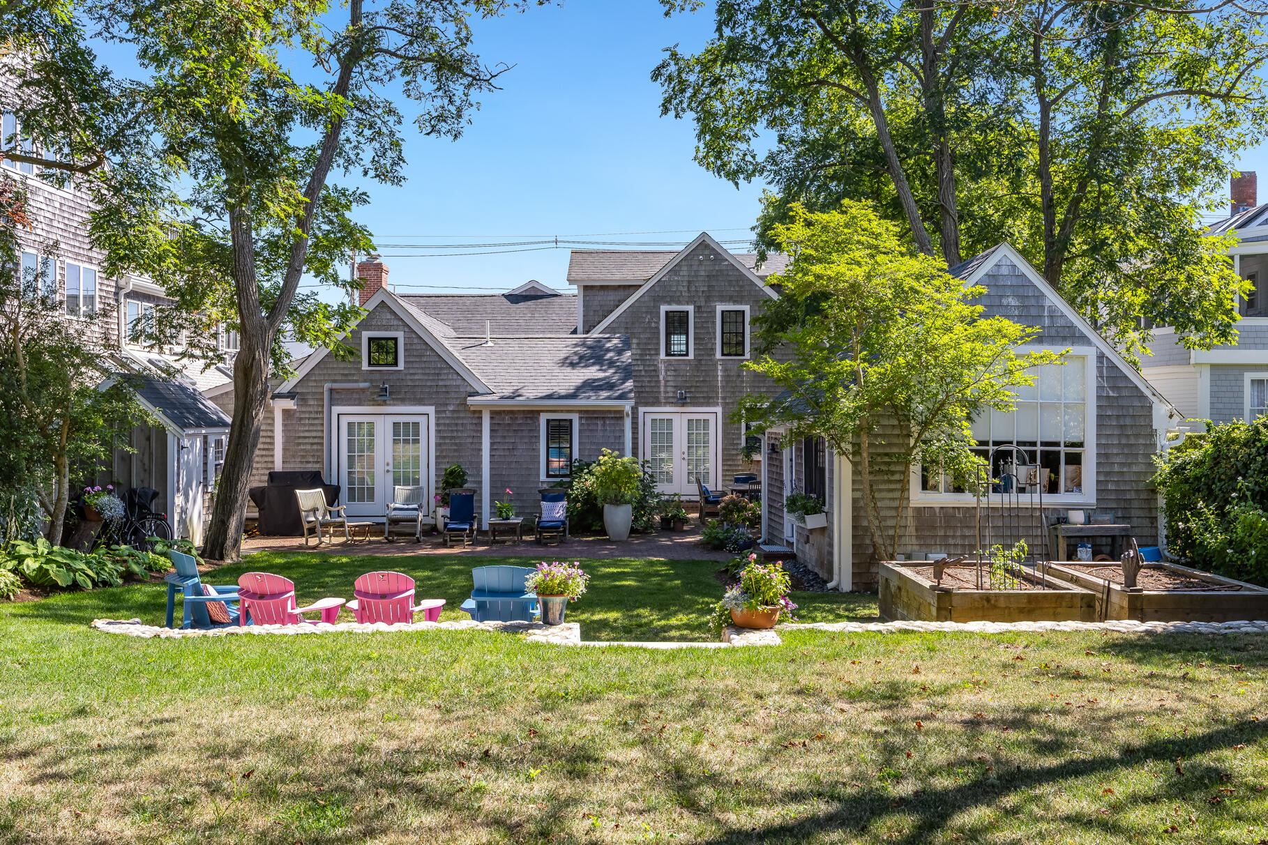 594 Commercial Street