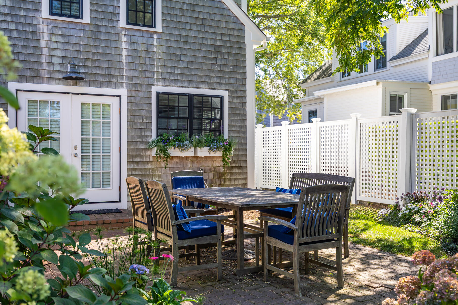 Provincetown, Massachusetts 02657, United States, 4 Bedrooms Bedrooms, ,5 BathroomsBathrooms,Residential,Active,220298