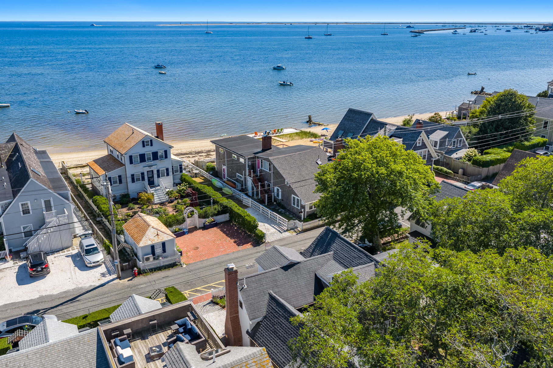 Provincetown, Massachusetts 02657, United States, 4 Bedrooms Bedrooms, ,5 BathroomsBathrooms,Residential,Active,220298
