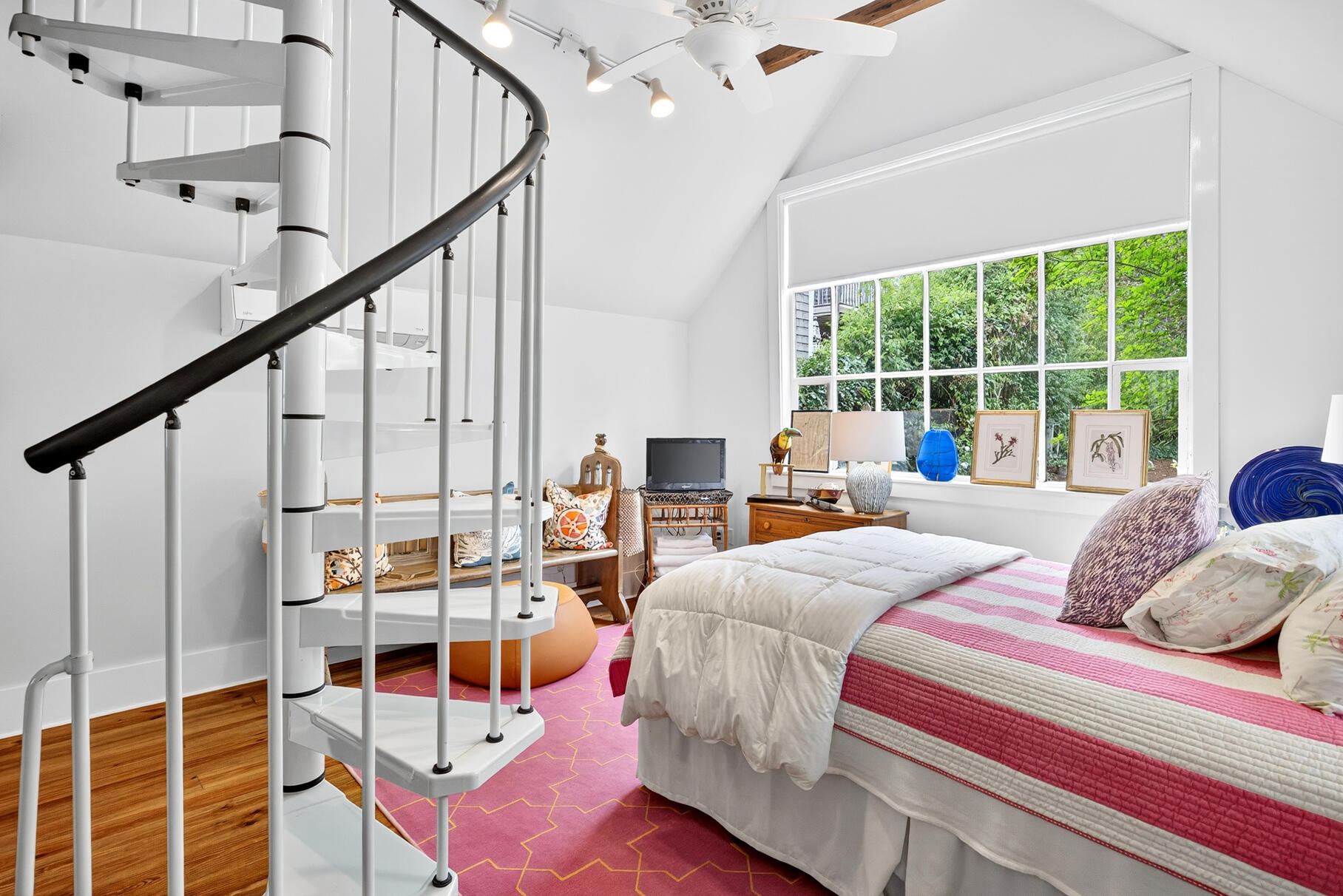 Provincetown, Massachusetts 02657, United States, 4 Bedrooms Bedrooms, ,5 BathroomsBathrooms,Residential,Active,220298