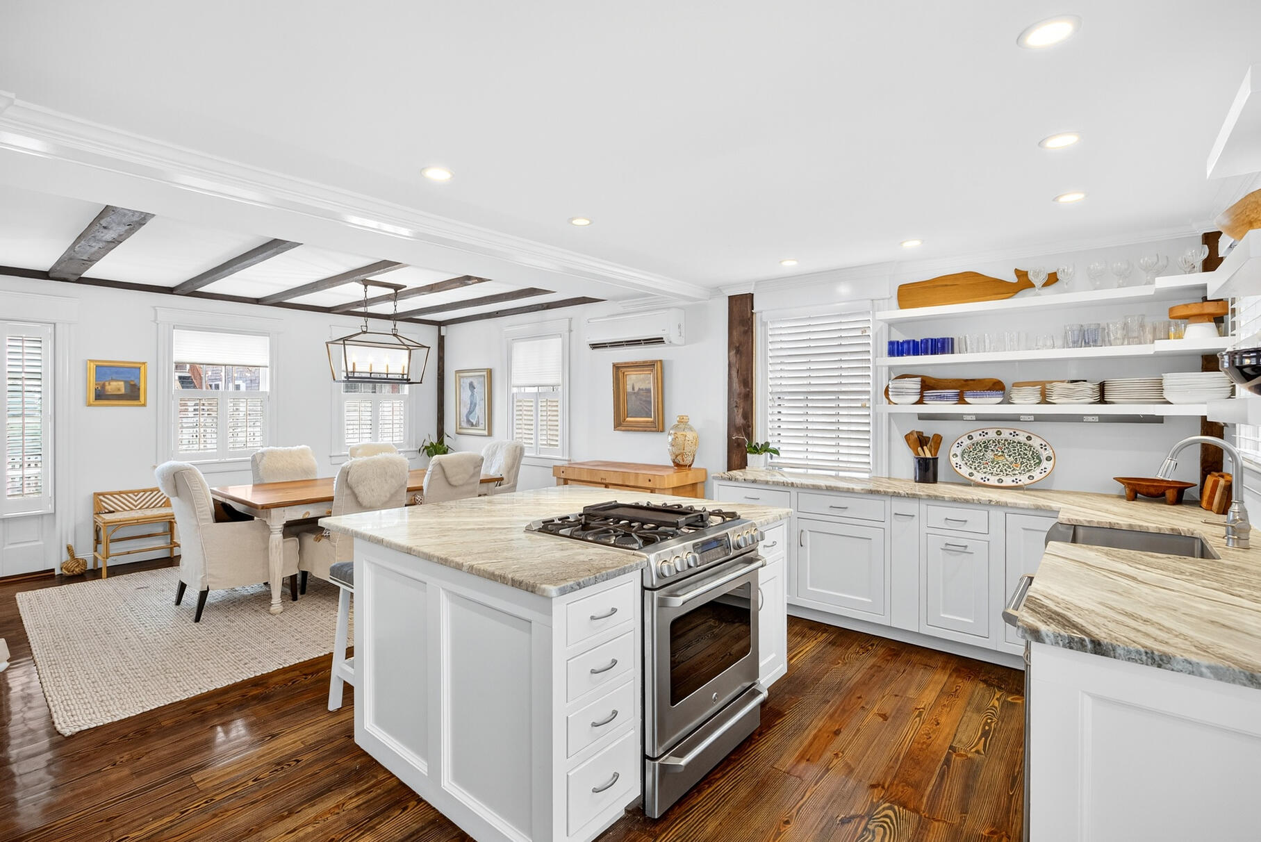 Provincetown, Massachusetts 02657, United States, 4 Bedrooms Bedrooms, ,5 BathroomsBathrooms,Residential,Active,220298