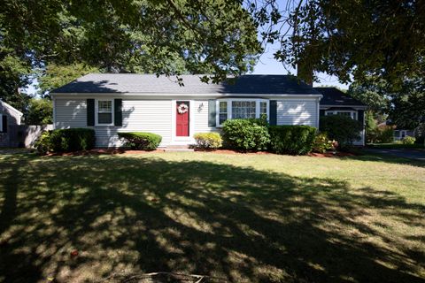 Photo of 10 Joanne Drive, Dennis, MA 02638 (MLS # 22505004)