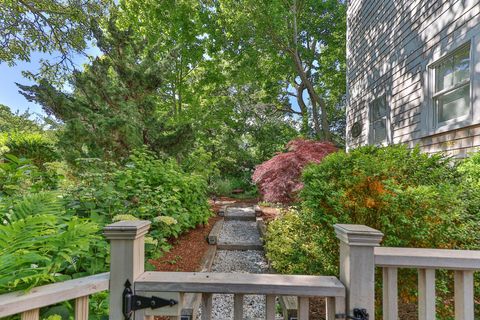 Townhouse in Provincetown MA 258a Bradford Street 33.jpg