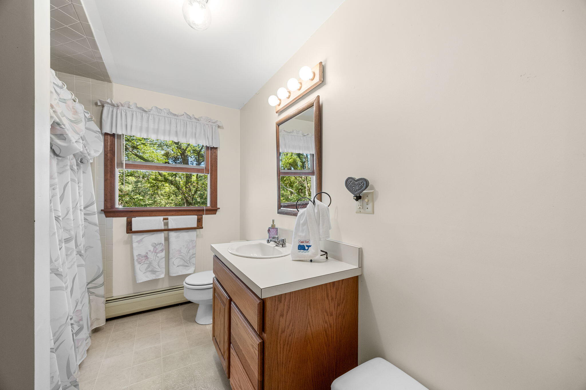 Eastham, Massachusetts 02642, United States, 4 Bedrooms Bedrooms, ,3 BathroomsBathrooms,Residential,Active,168334