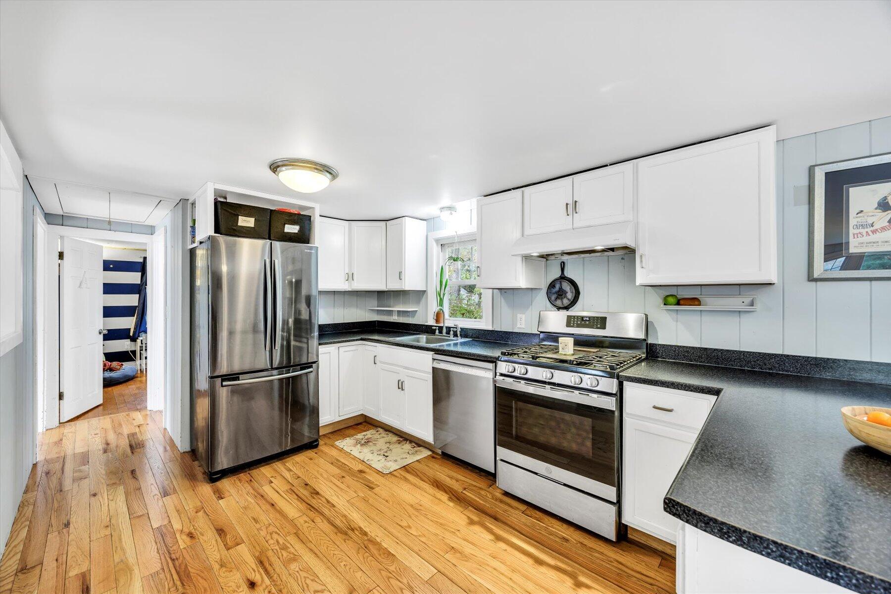 Marstons Mills, Massachusetts 02648, United States, 2 Bedrooms Bedrooms, ,1 BathroomBathrooms,Residential,Active,239532