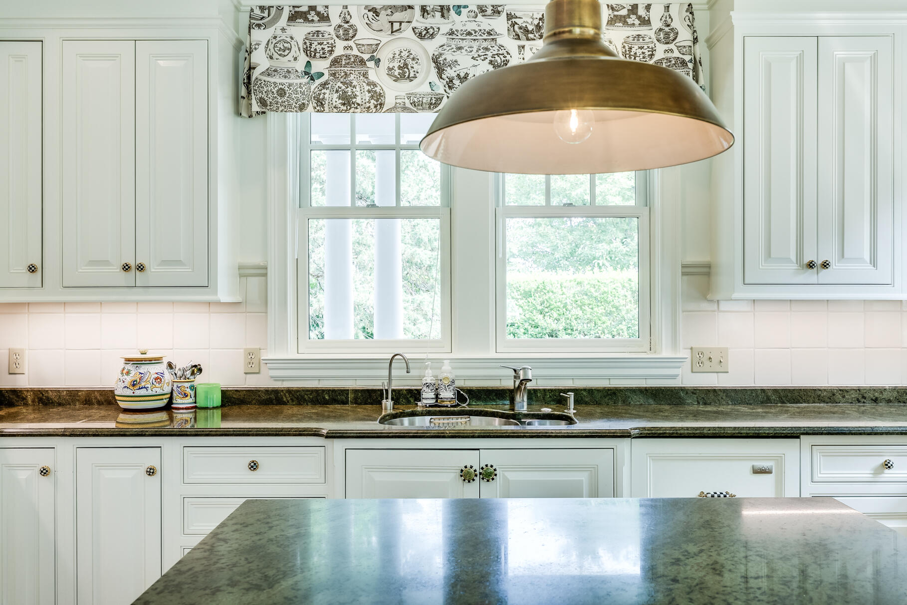 Osterville, Massachusetts 02655, United States, 5 Bedrooms Bedrooms, ,6 BathroomsBathrooms,Residential,Active,98907